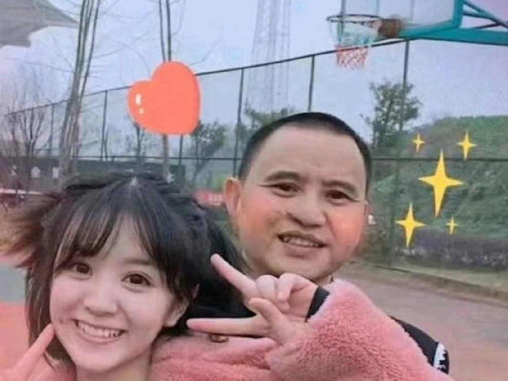 田曦薇爸妈眼睛都不算很大，为什么她眼睛这么大？ 