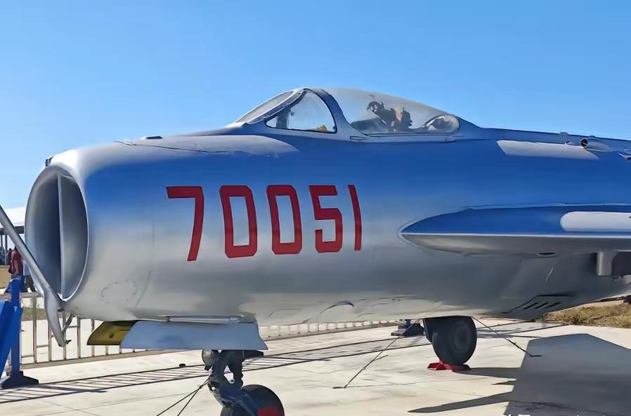 美国军媒发现，我国组成1000架歼6W无人攻击机，可以进行1000次攻击，投掷2