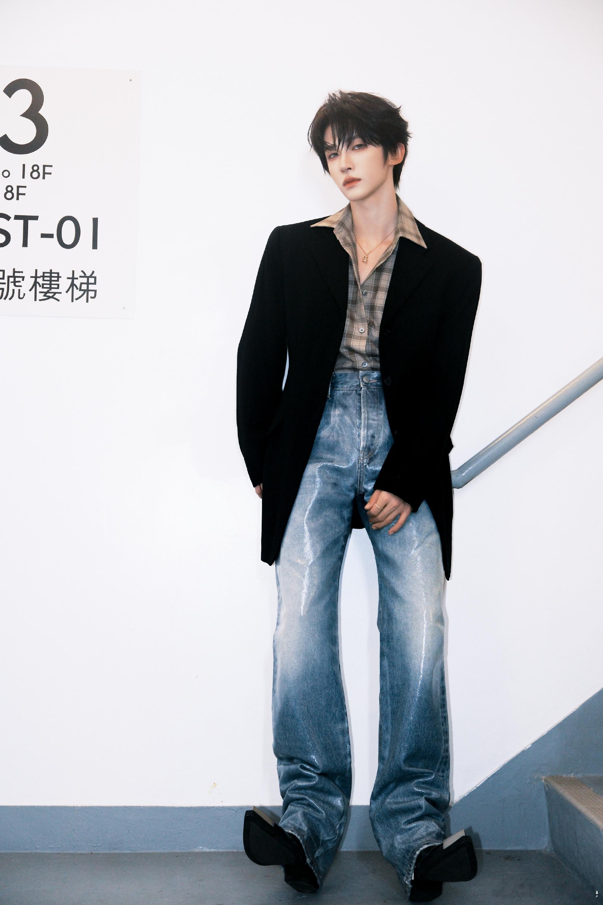 刘宇 × 今日腾讯音乐娱乐盛典 红毯造型大片 📸 第七届TMEA红毯