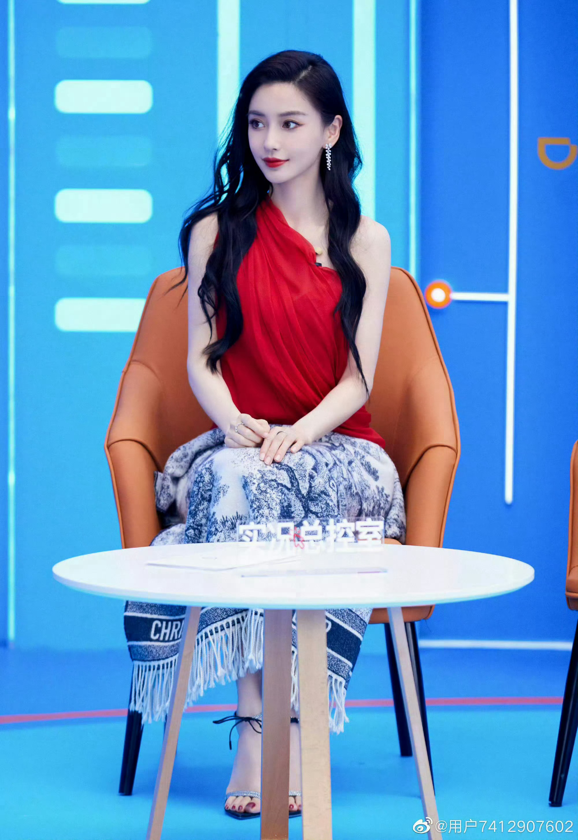 杨颖红裙👠Angelababy的上班日记