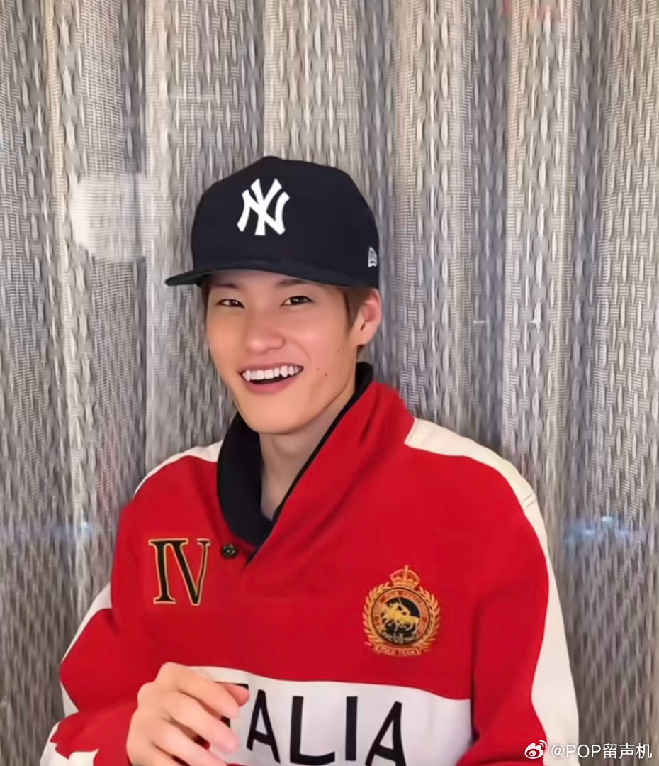 kpop有这样的神颜就偷着乐吧 