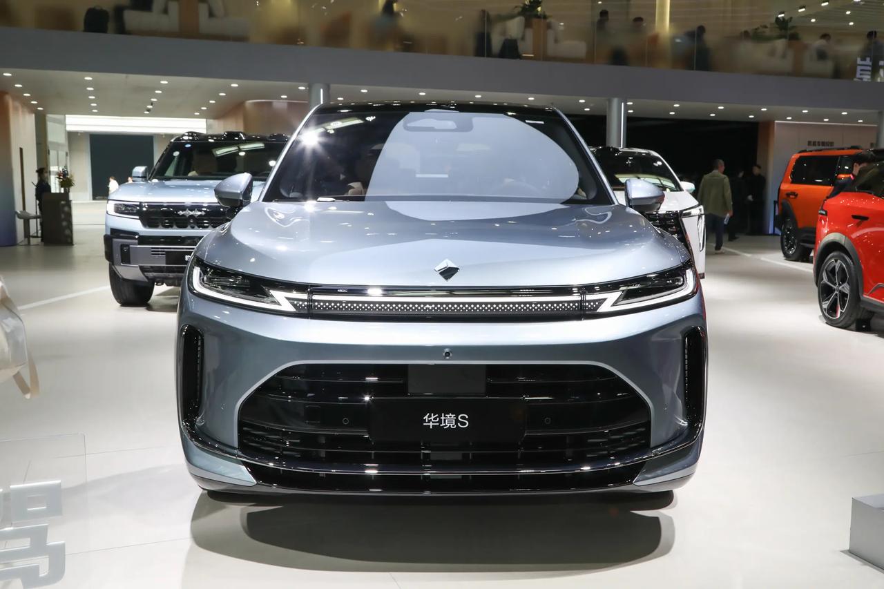 五菱造了台15万的车，塞进了华为全套智驾。
没错，就是那个造宏光MINI EV的