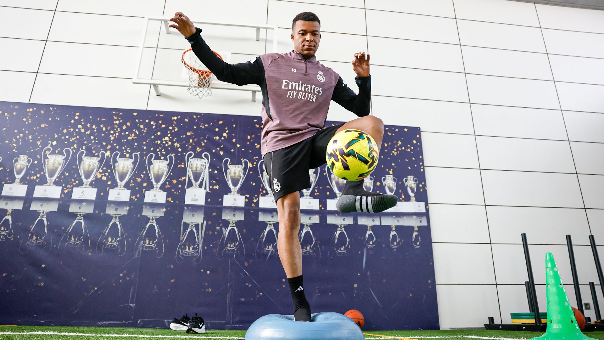 🚨科贝：姆巴佩已通过体检，他将入选国家德比大名单！✅halamadrid