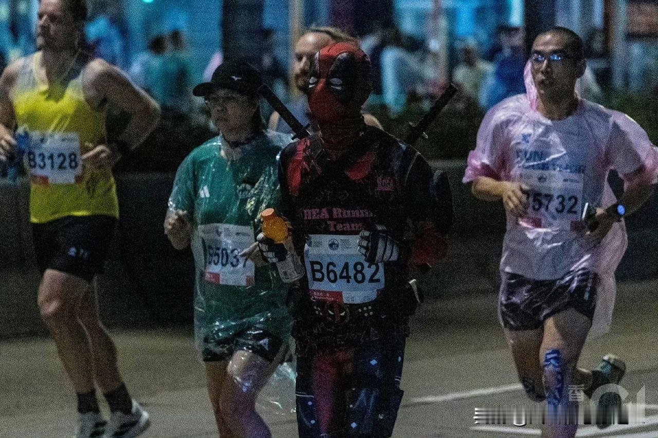 今天上午香港的渣打马拉松！
