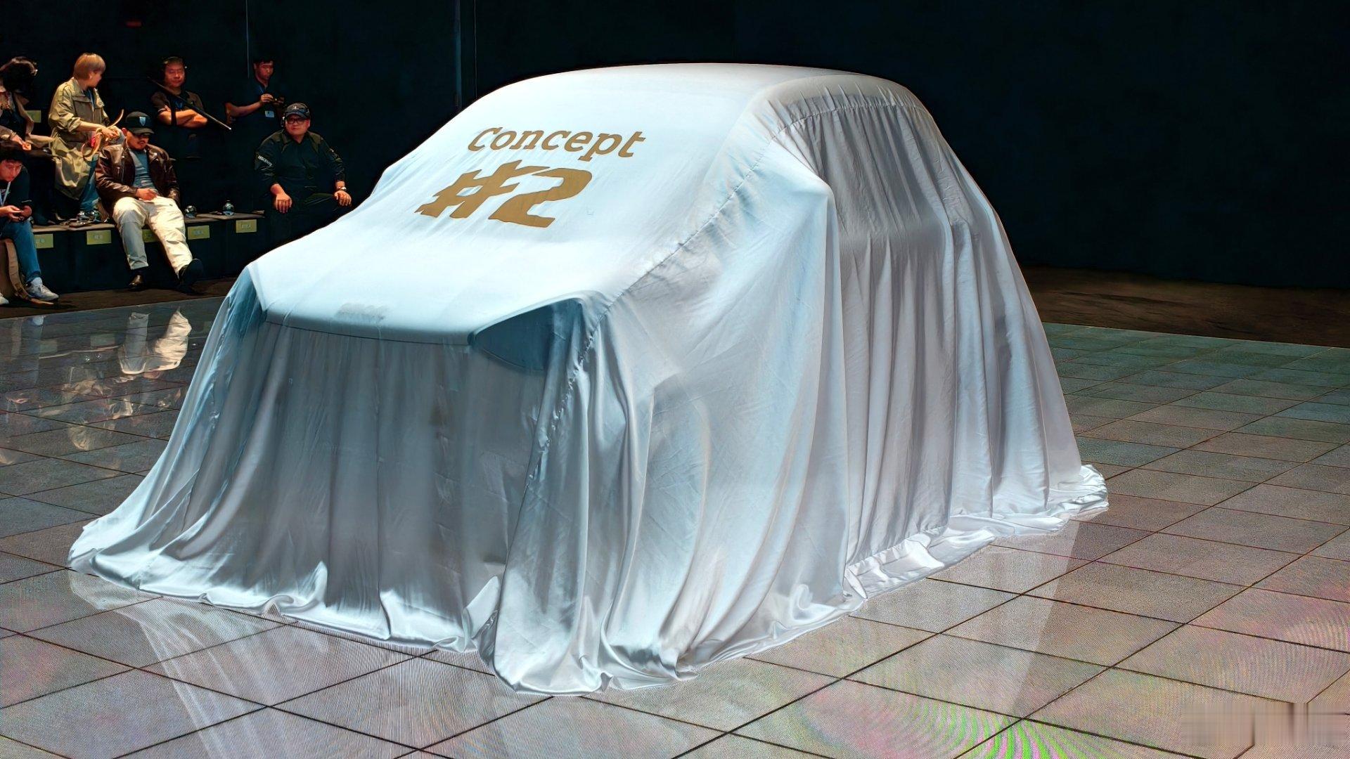 今日的主线任务就是来陪老板看新世代smart fortwo终于复活了！ 