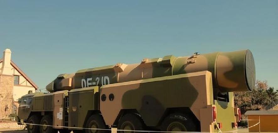 一口气花35亿买东风导弹，又砸150亿请中国驻军，付款极其爽快。谁能想到，在战火