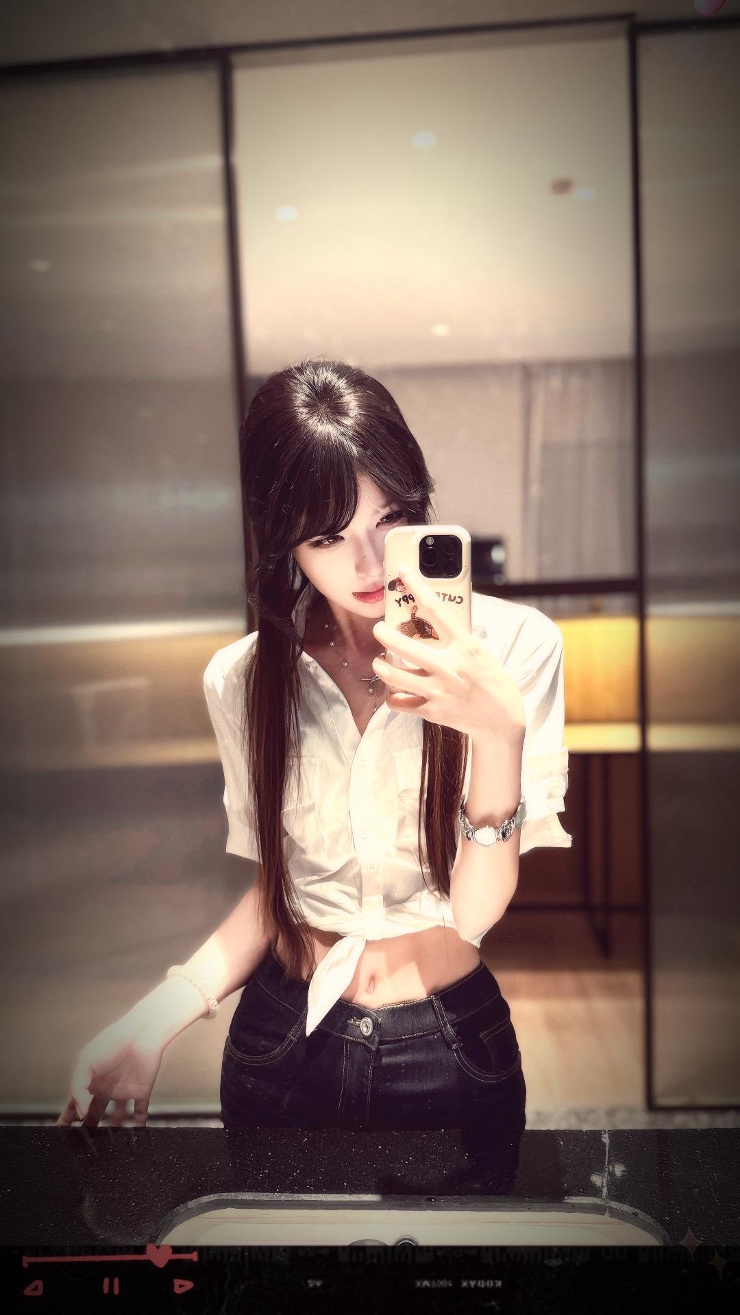 你对姐姐流泪吧 姐姐会给你擦的 不要这样沉默下去 然后与姐姐分离