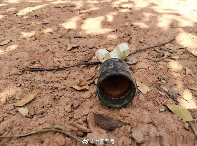 【柬埔寨称泰军使用集束弹药 泰方暂无回应】当地时间12月24日，柬埔寨排雷行动和