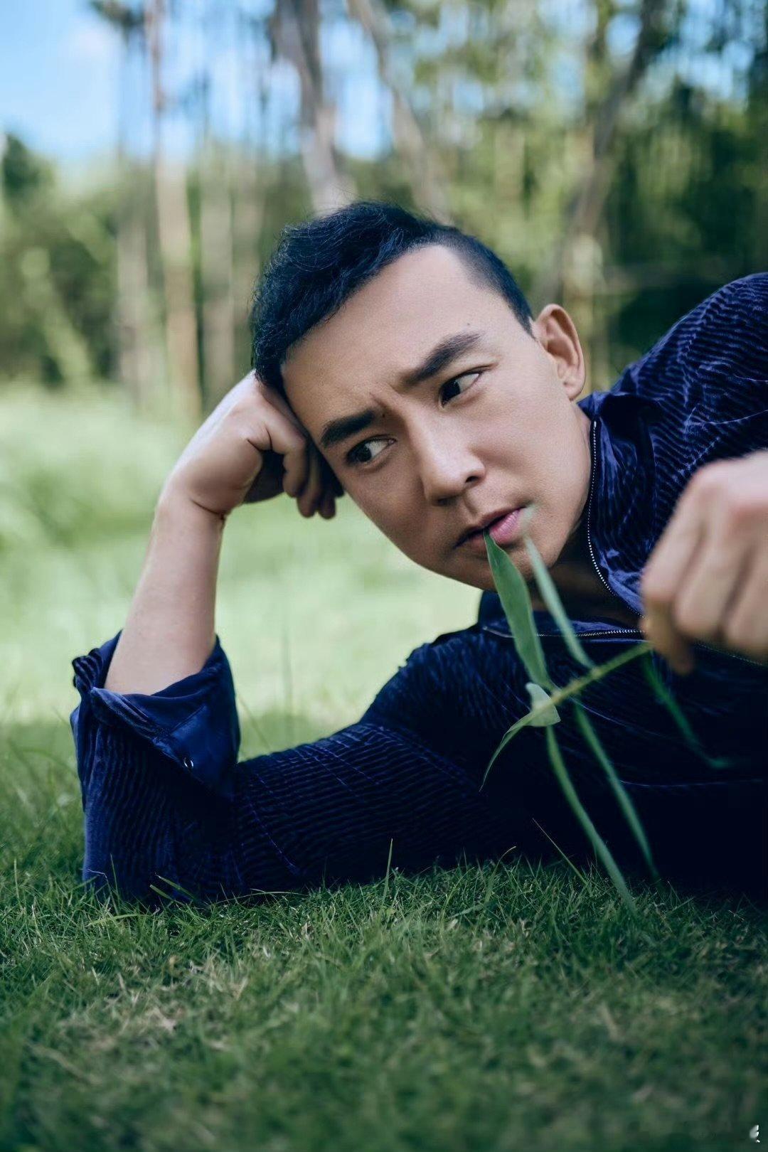 披荆斩棘直播王传君看刘畊宏舞台哭了王传君听刘畊宏唱彩虹天堂哭了熟悉的彩虹天堂响起