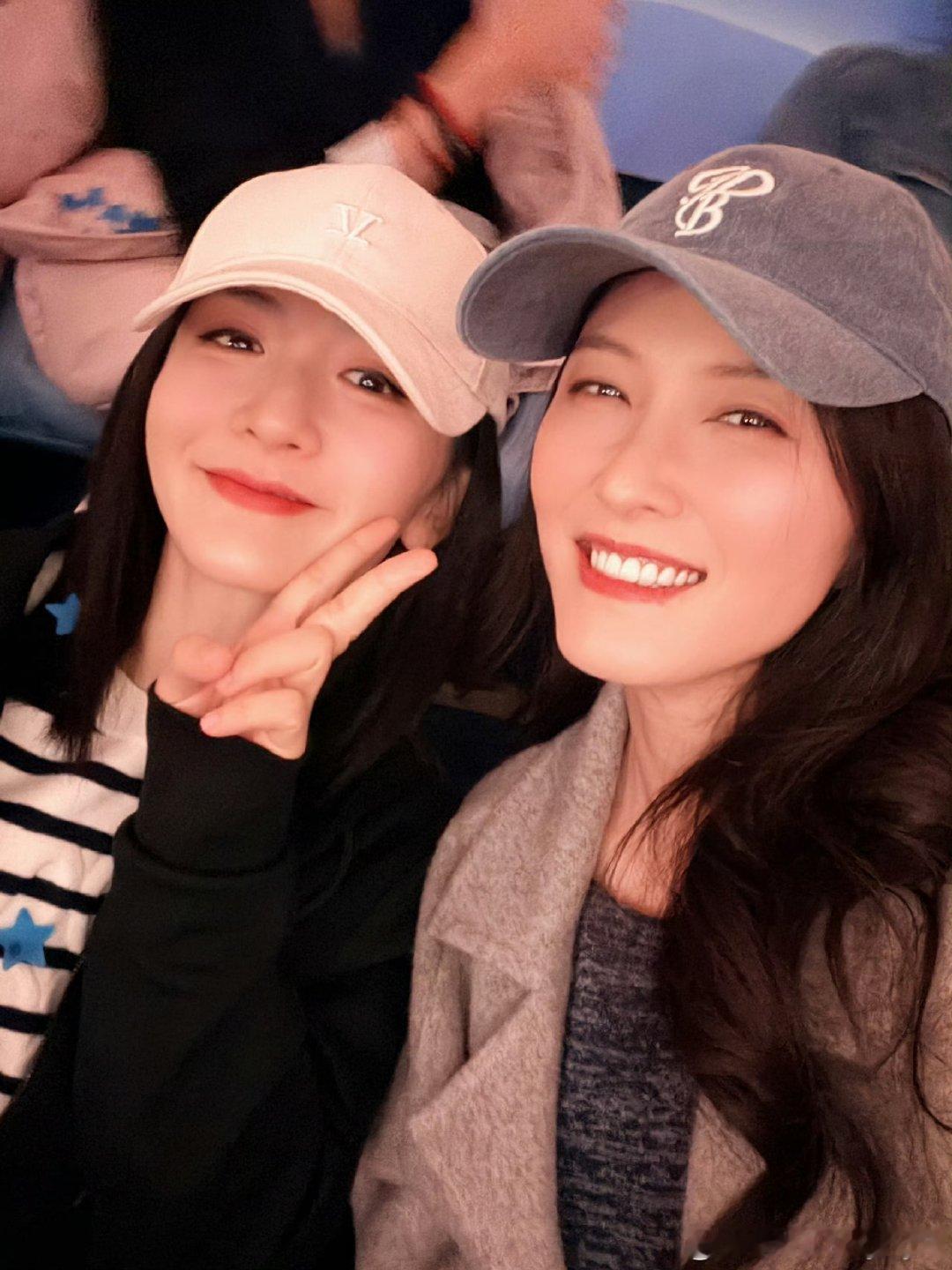 徐洁儿和乘风姐姐们的快乐团建徐洁儿张杰演唱会打卡成功 徐洁儿发文：“和乘风姐姐们