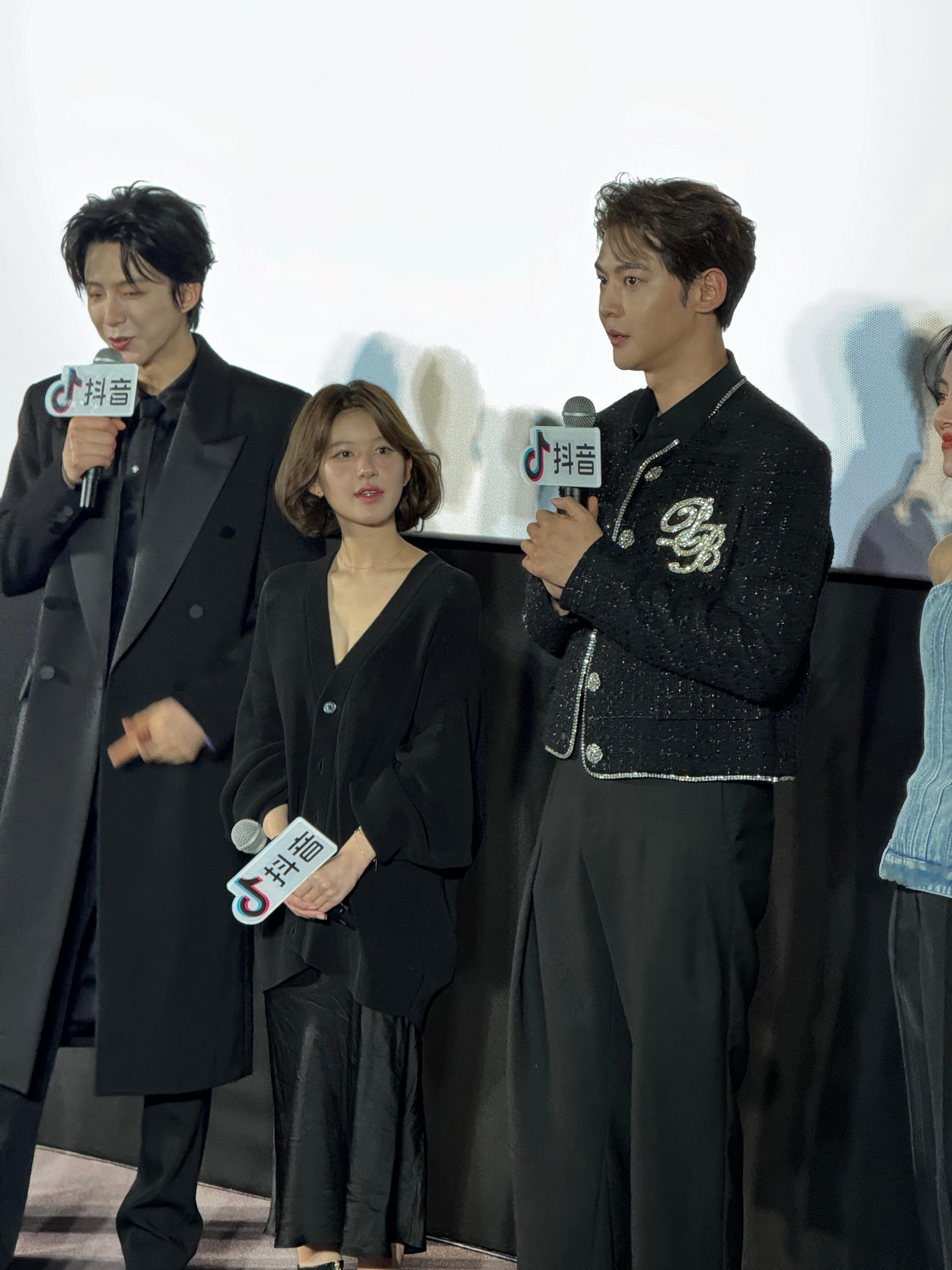 #赵露思[超话]# 宝宝你是一个特别萌的小手办！#赵露思珠帘玉幕##赵露思端午#