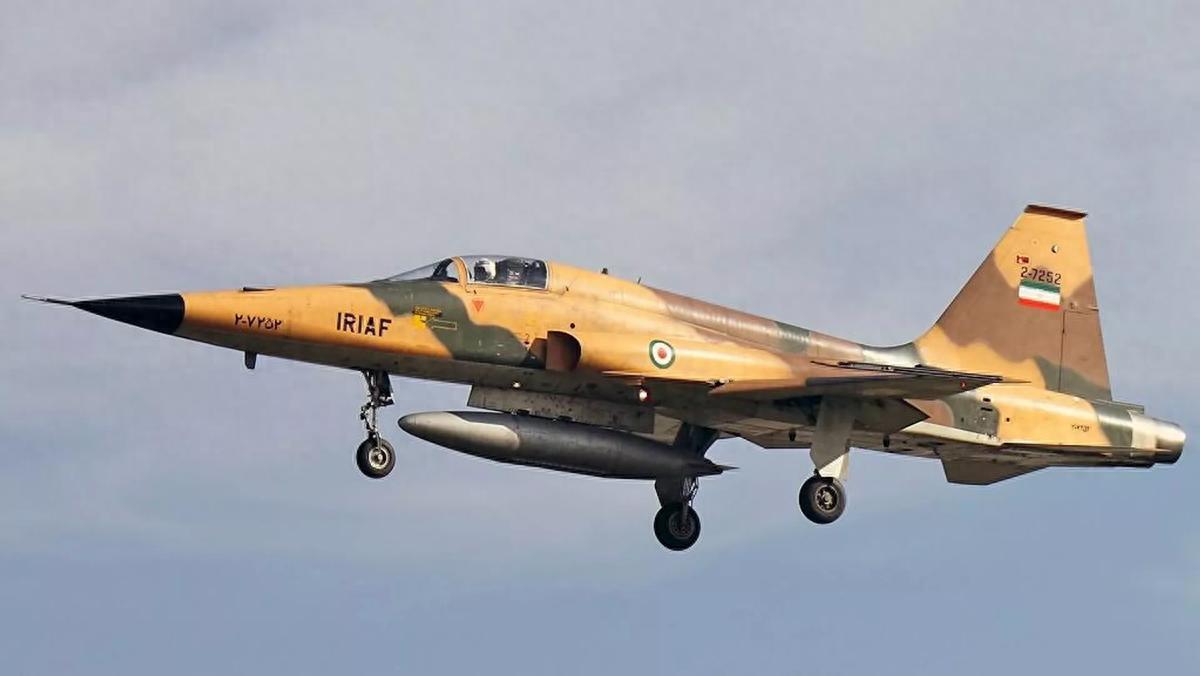 美军高端防空形同虚设！伊朗1架F-5E“虎II”战机，居然突破美军先进防空，精准