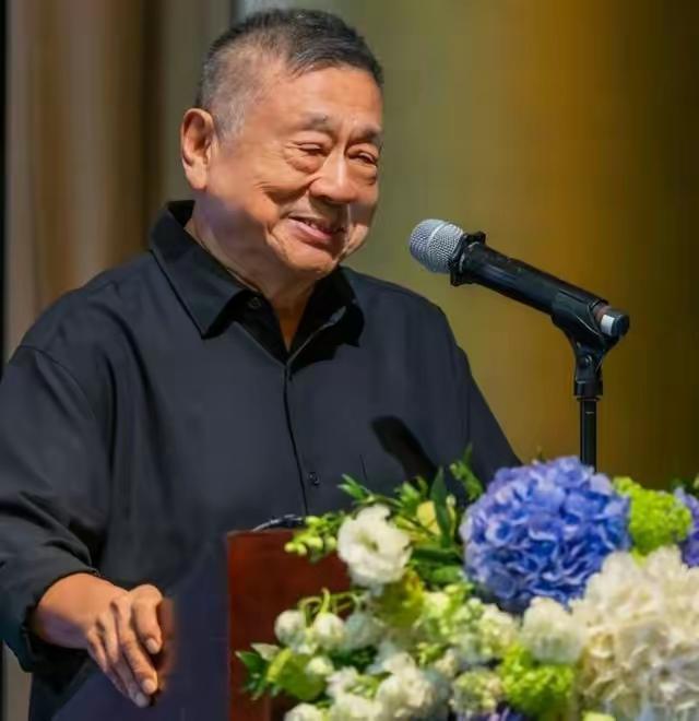 施南生的追思会上，第一个上台发言的人，是她大哥施苏拯。

​这个名字，几乎没人听