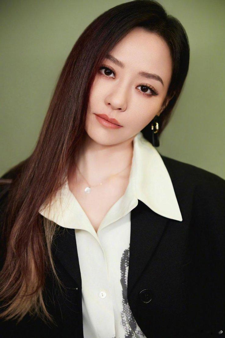张靓颖结石姐合作  路透来啦！JessieJ和张靓颖两大女神同台，耳朵要怀孕啦！