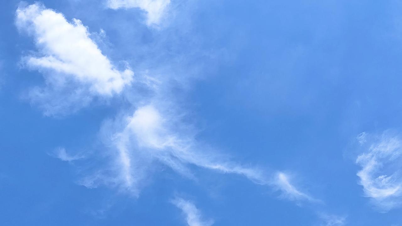 真心话茶局真心喜欢这样的蓝天白云。让人心情愉悦！求分享手机摄影作品