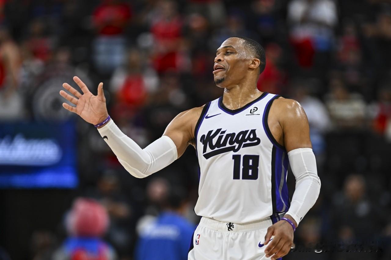 在NBA赚钱，有时真的不看实力靠运气！
真想不明白！为何威少没人要？？

25/