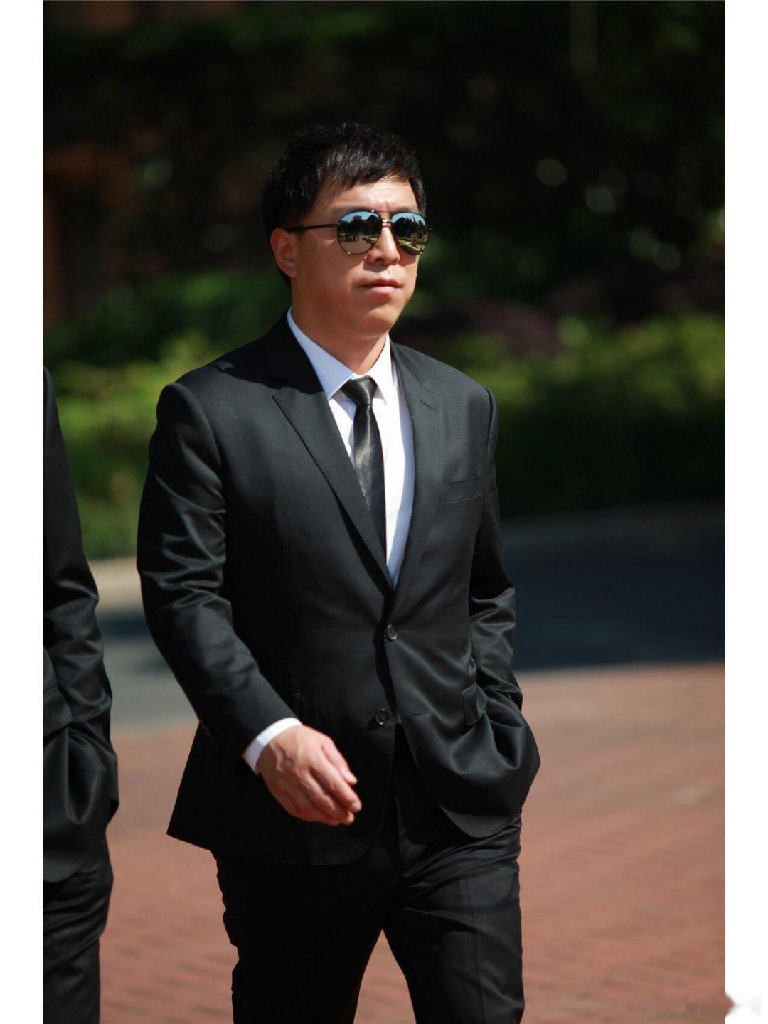 求郭麒麟黄渤马思纯来我家一趟喜单3这逆应援把饭撒到观众心巴上！奶茶面包毛绒玩具样