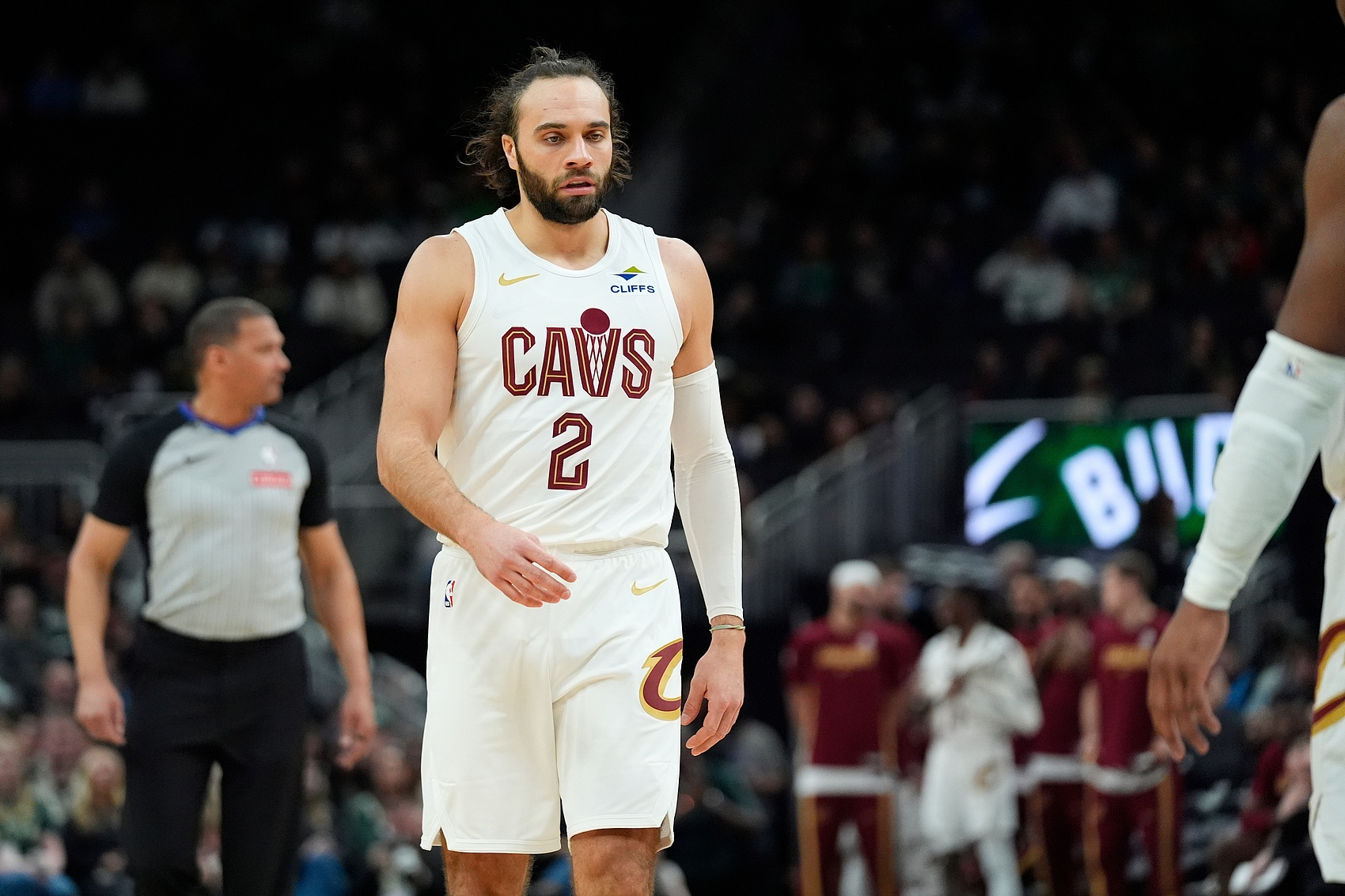 #斯特鲁斯暴击老东家# 爆发！今天骑士对阵热火，斯特鲁斯对阵老东家替补出战23分