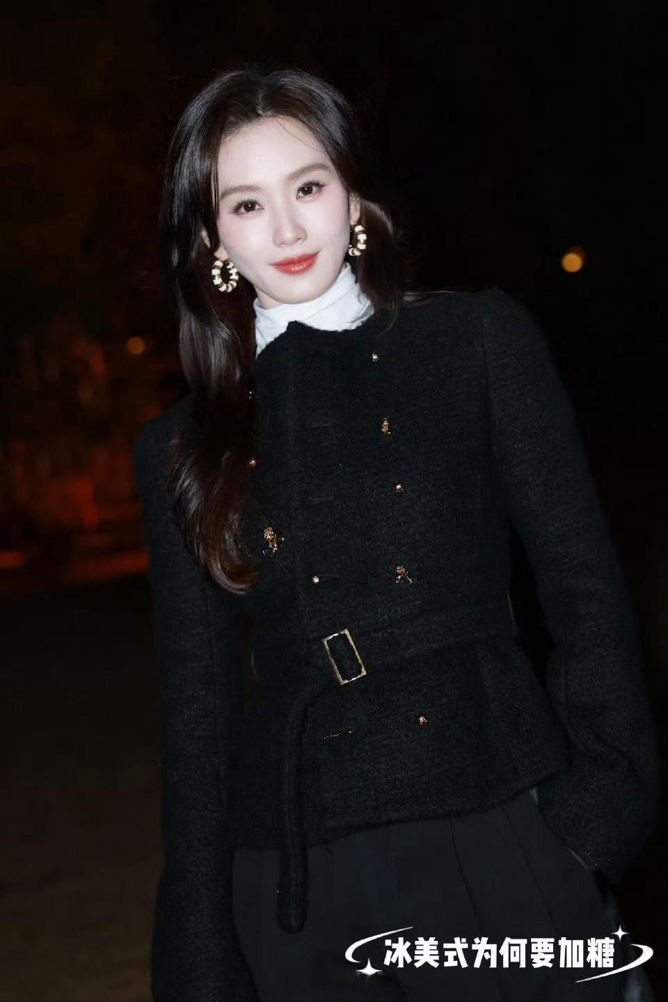 刘诗诗今天气场拉满，造型再次封神我诗不愧是CELINE女王，这种与世无争却照亮时