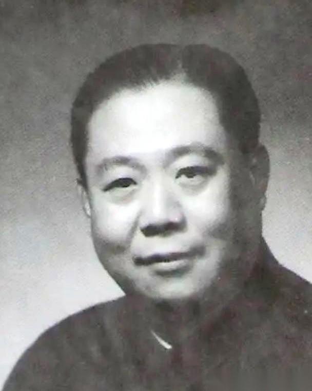 最狠的刀，是枕边人递过来的。
1970年，一个叫杜小鹃的女人，写了一封举报信，亲