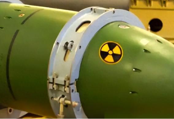 一旦中国动用“核武器”对日本本土实施打击，那么等着中国的将会是来自于半数幸存日本