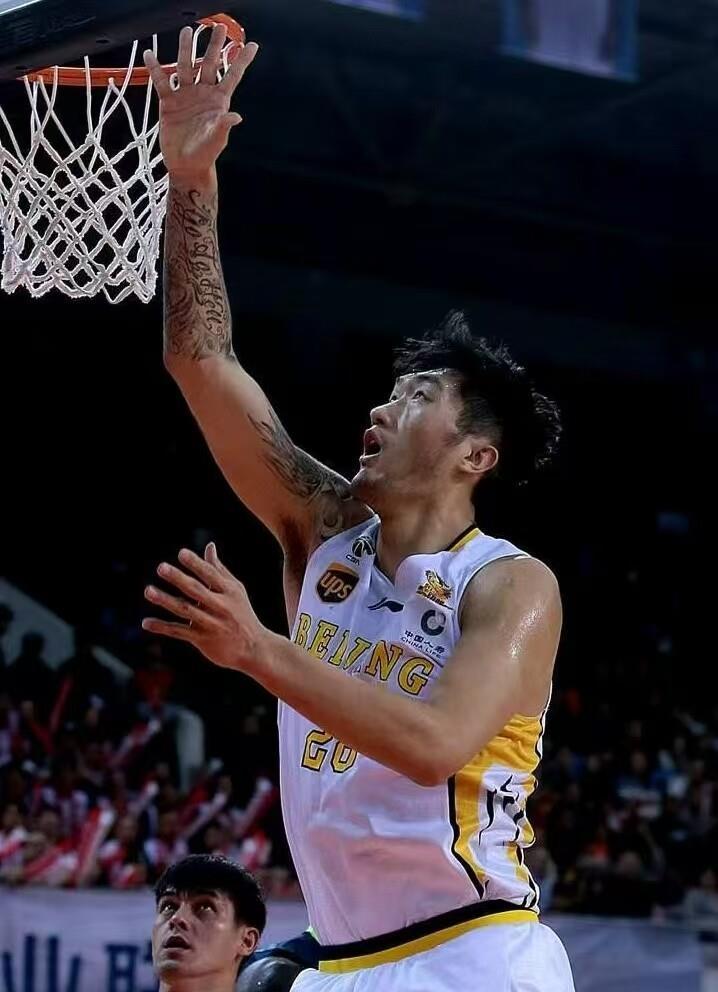 CBA又少了一个2米21的巨人，当年总决赛硬扛巴特尔的小伙子，如今去哪了？

王