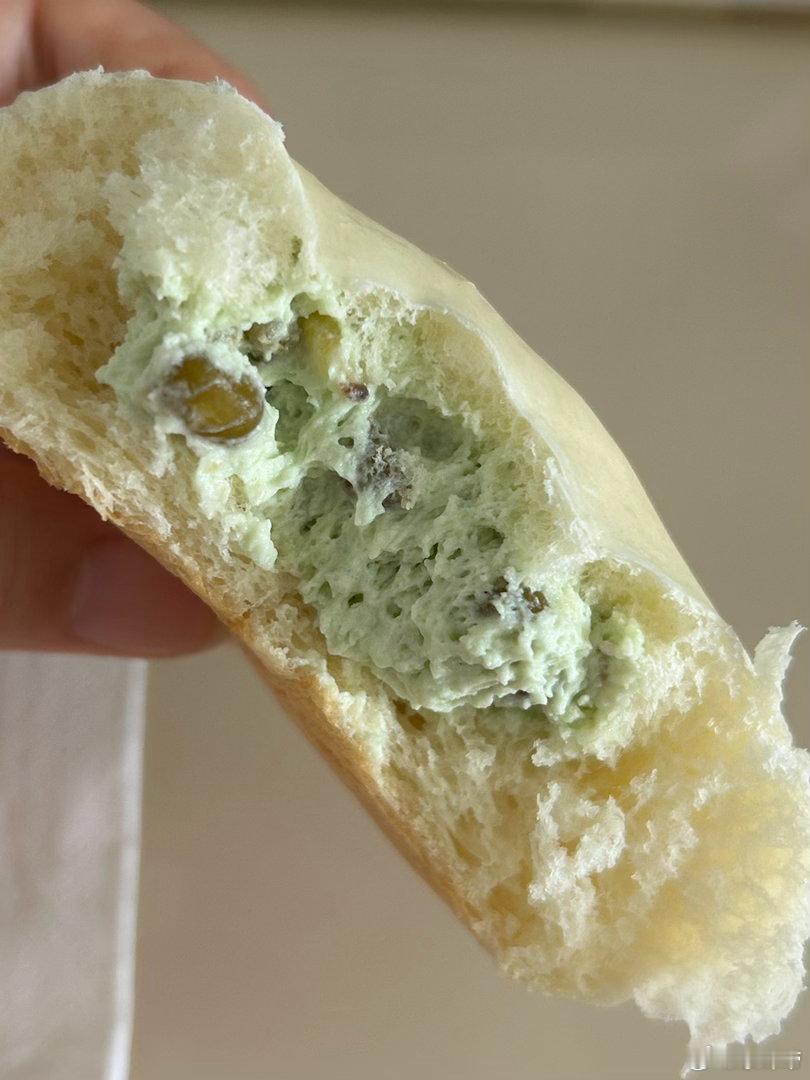 减肥第15天早餐：绿豆冰面包+小黄油拿铁+鸡肉面包午餐：豆角焖面+炖大骨头+炖牛