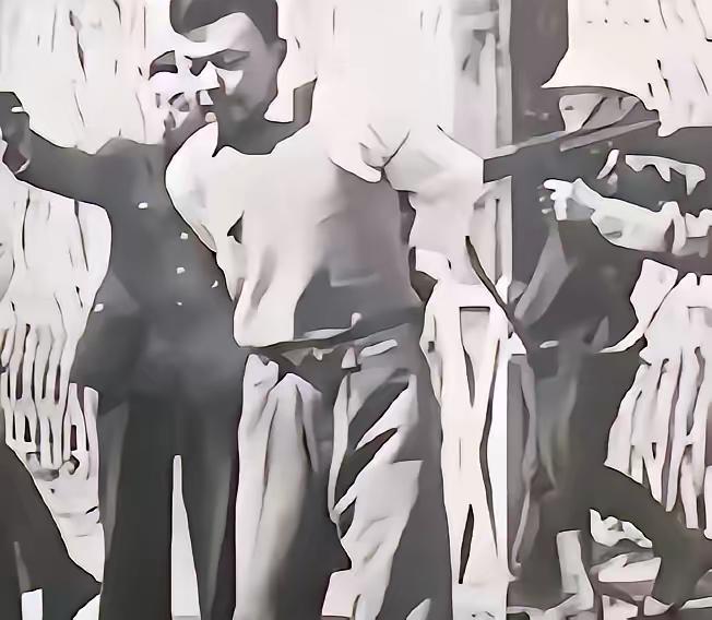 1941年河北蠡县有个普通农民叫宋更新，平时给八路军传递情报。这一年他被叛徒告发