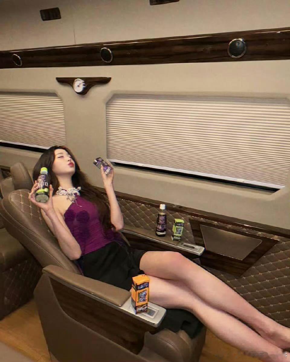 张元英这腿长 逆天了 