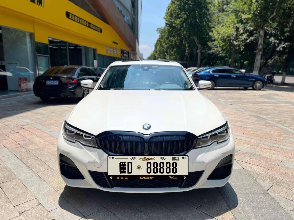 预算20万，想入手一台二手豪华轿车，日常通勤、出门代步都合适，不少人都会纠结二手