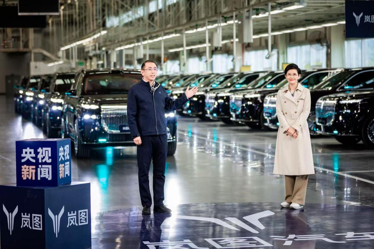 车盟快讯：3月17日，岚图泰山Ultra正式量产交付，黑武士版同步重磅上市，售价