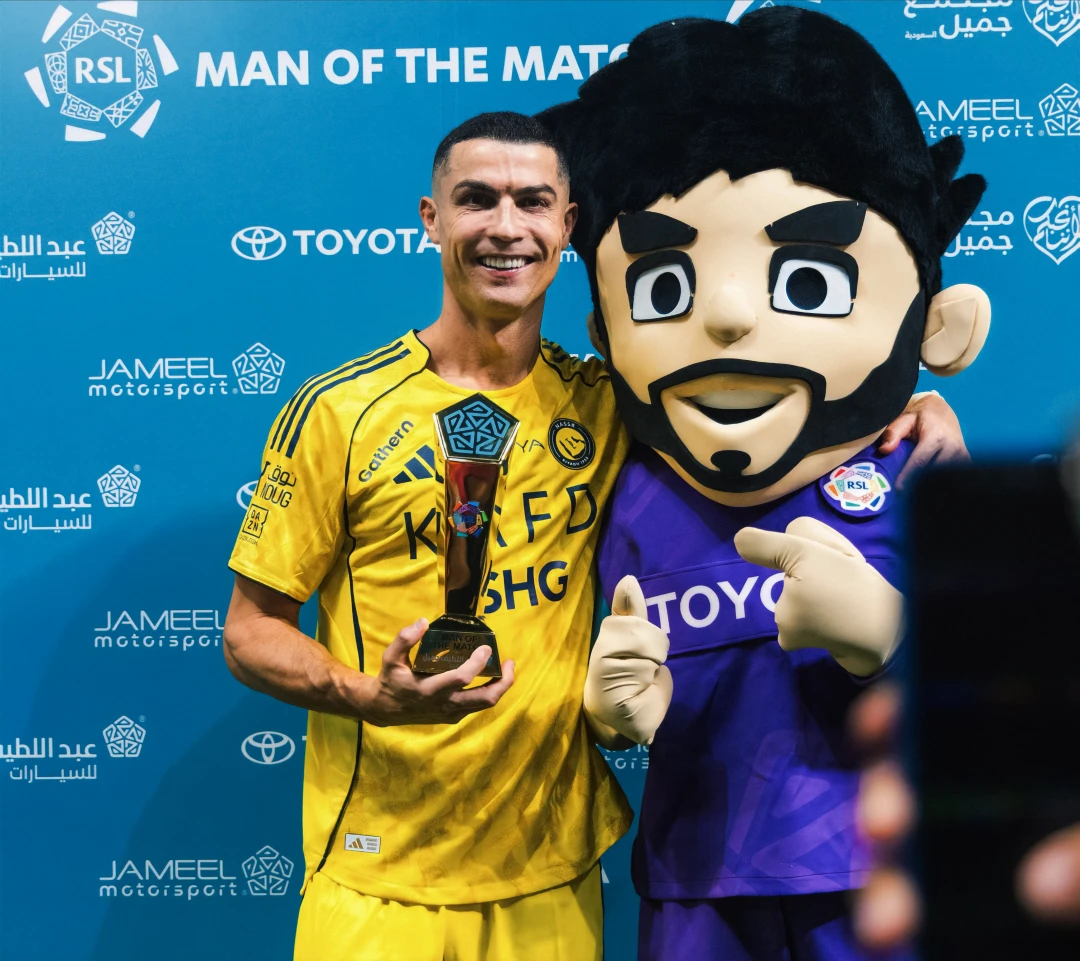 C罗获评前场最佳球员