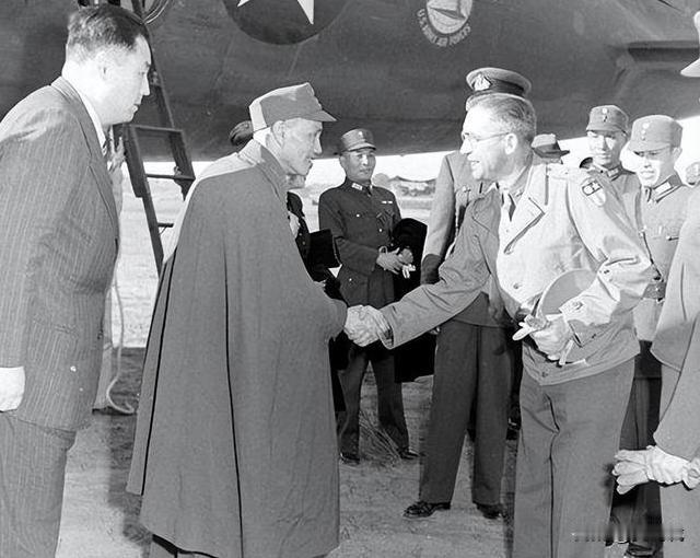 美国人计划暗杀掉蒋介石，重新扶持代理人。
美国与国府的关系并没很多朋友想象的好，