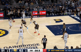 约老师轰进半场压哨三分，真厉害！
北京时间1月24日，掘金上半场战罢54-62暂