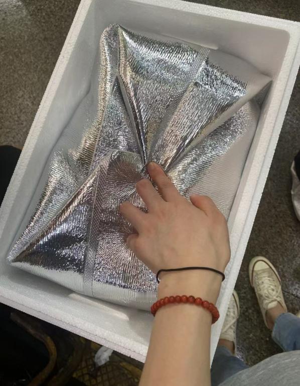 ‌当代人有自己的八百里加急 临时接到客户电话说餐厅需要新配海鲜菜品，但时间真的很
