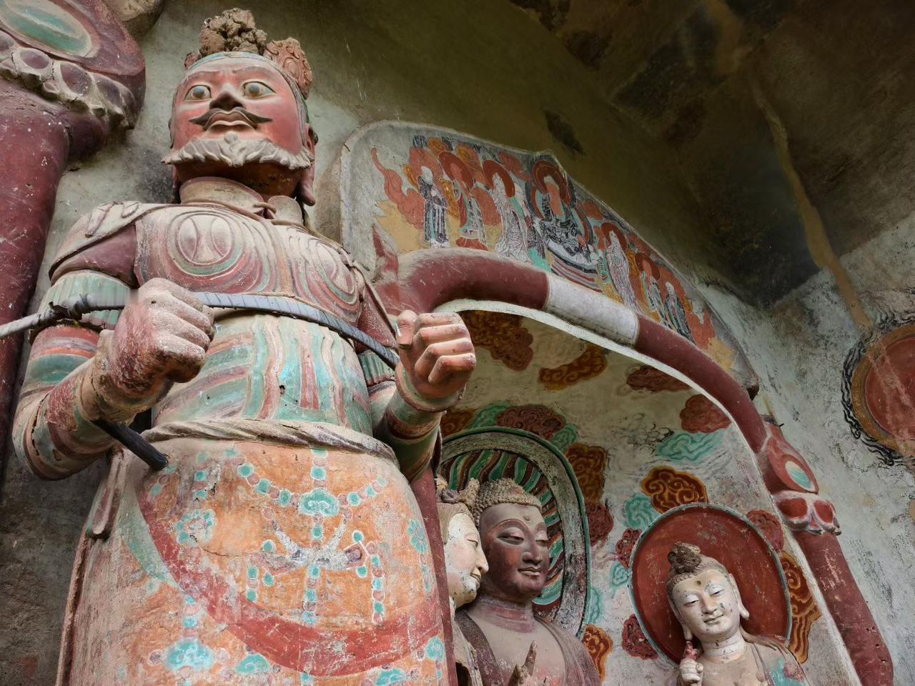 普窟，13窟：东崖大佛，9窟：中七佛阁，4窟：散花楼，“是无等等”牌匾，5窟：牛