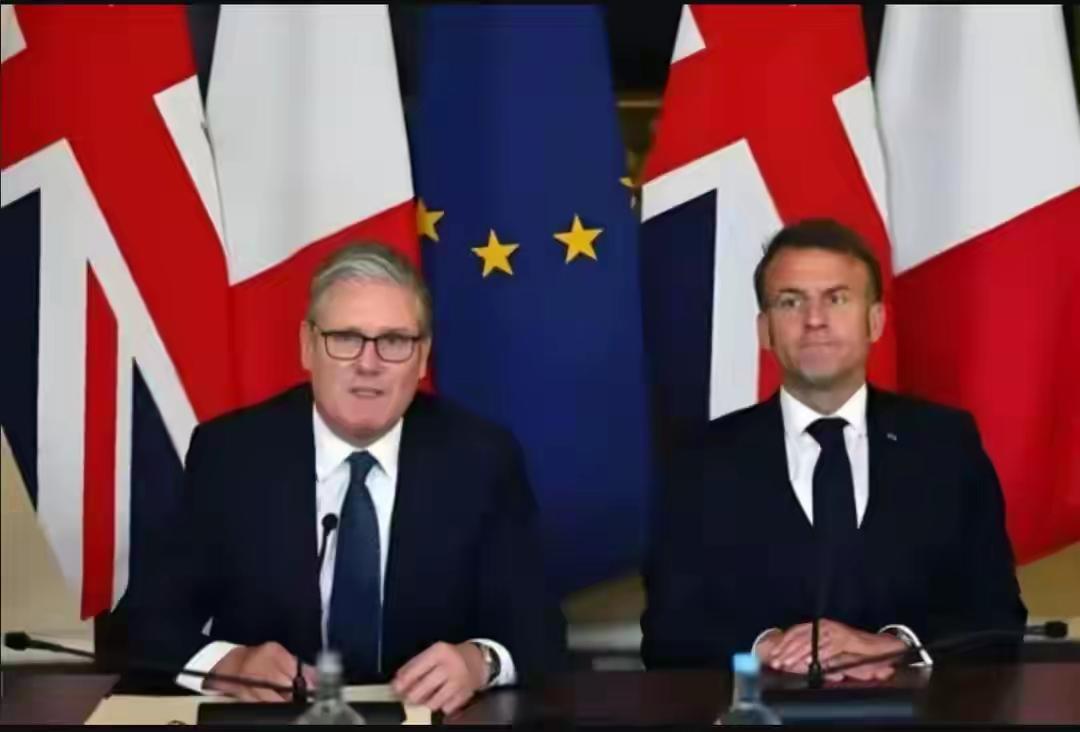 普京略施反间计，马克龙踢开德国，转身密会莫斯科，欧洲彻底炸锅