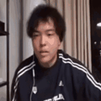 刚醒，一晚上梦到在爬高架，在跳楼，在坐过山车，在看参天摩天轮问这玩意儿究竟谁在坐