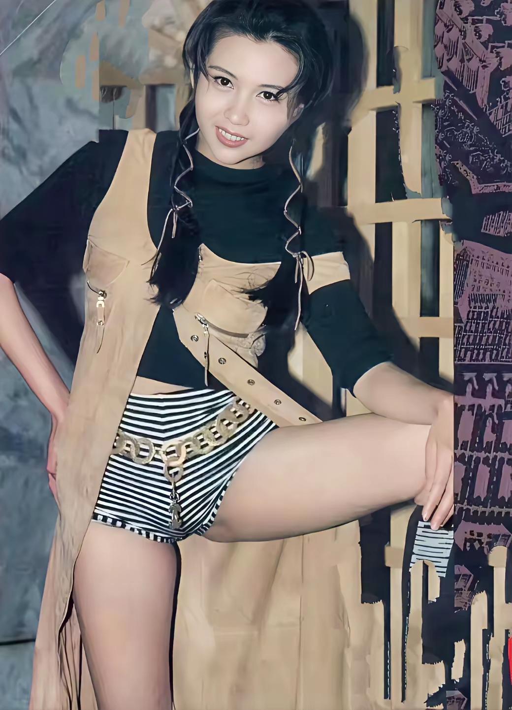 还记得她吗？
想当年可是🔥的一塌糊涂的。