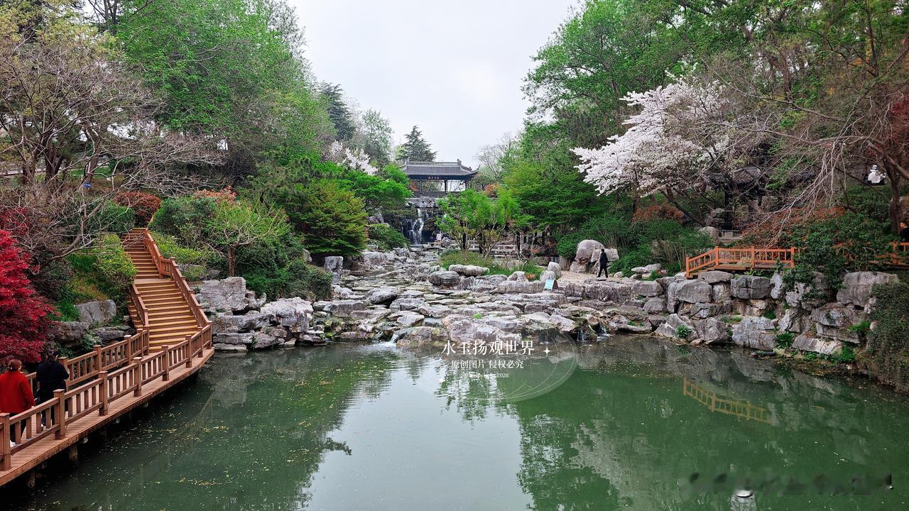 来扬州别死磕瘦西湖人挤人了，蜀冈这间免费秘境——双峰云栈，才是藏着百年文脉的宝藏