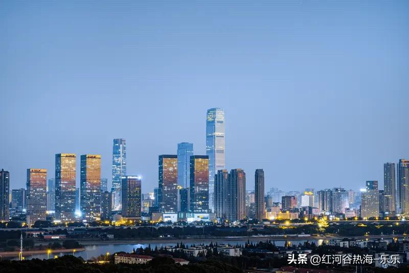 长沙楼市5月的热度还是和4月差不多，没有多热。
在过去的小阳春4月里面，长沙楼市
