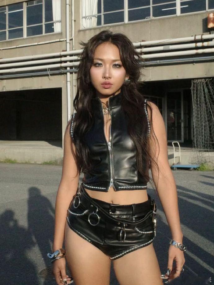 周震南MILLI跨国说唱顶级过肺 周震南和MILLI跨国说唱合作，断层C位与硬核