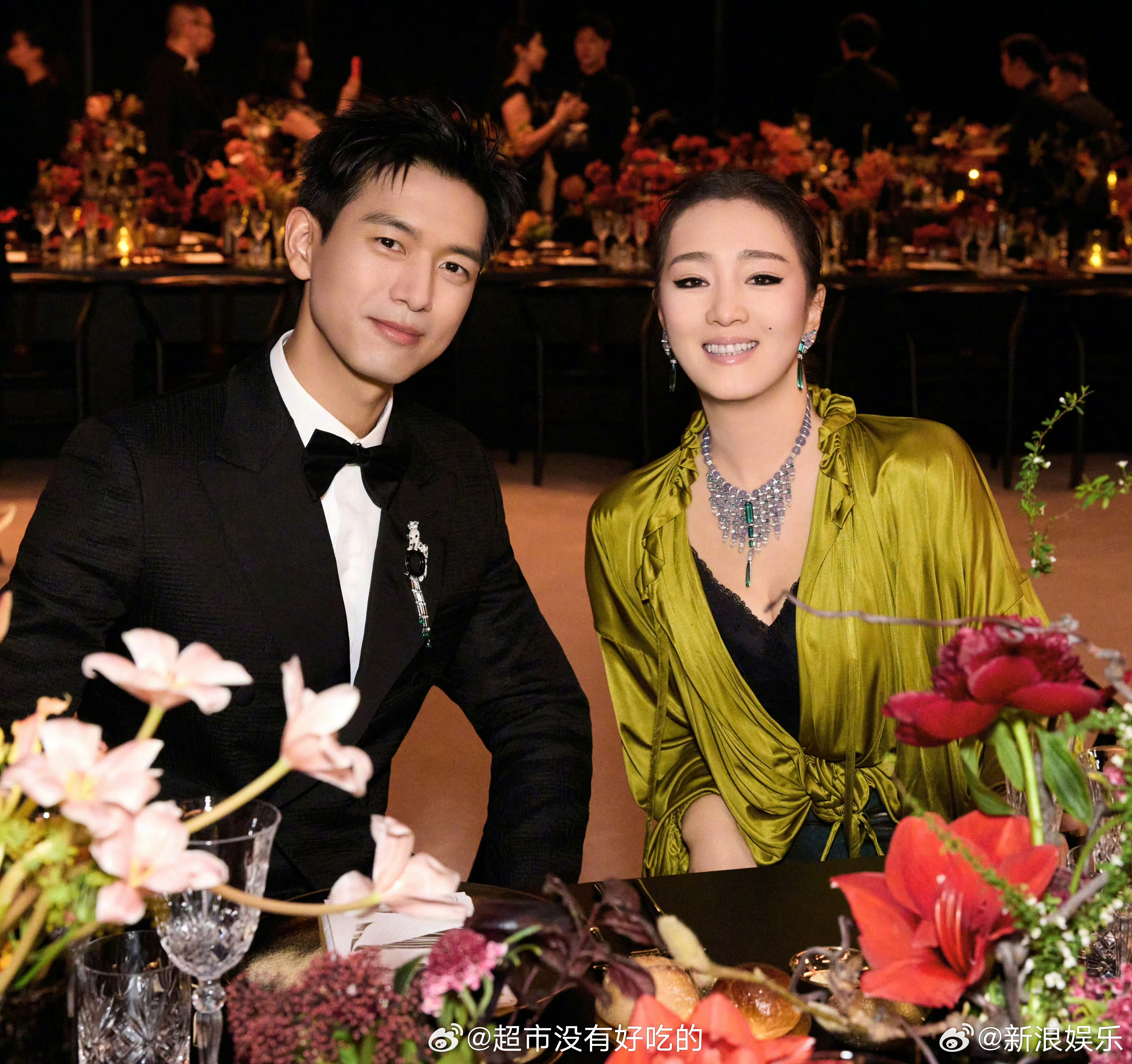 哇，李现和巩俐合影了！ ​​​