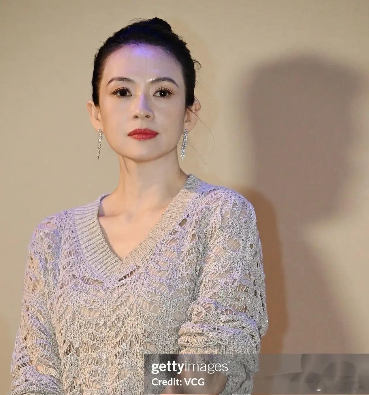 搞事业的女人就是最美，看看章子怡，人家完全不理前夫汪峰的那些事儿，一心一意地宣传