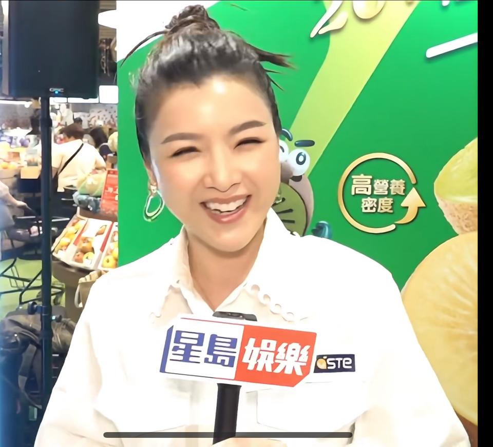 陈茵媺被港媒捉住问：对陈豪一人养家，压力大到脱发头秃怎么看？

记者这么直接陈茵