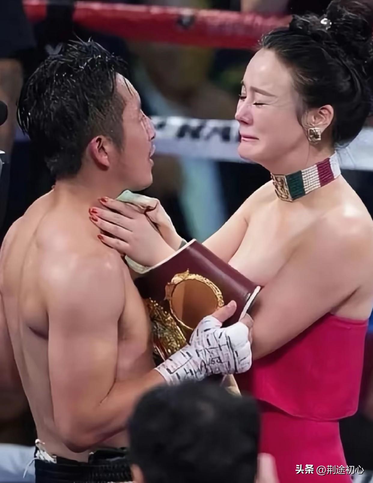 莹颖：咱家到底亏了多少？
市明：不多不少两个亿
莹颖：怎么会亏了那么大呢？
市明