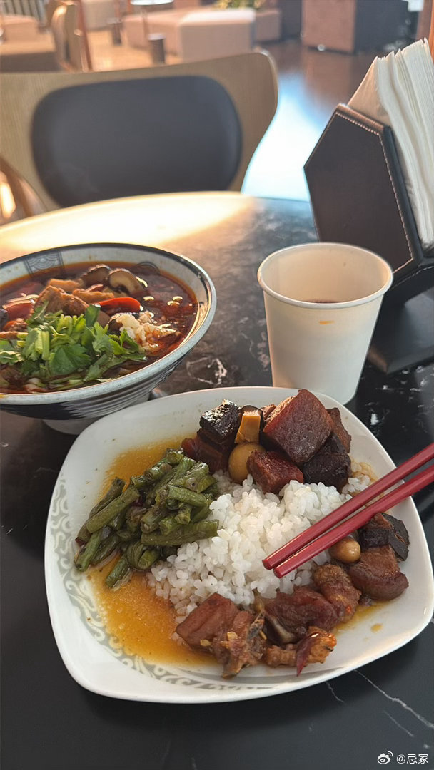 天府机场的国航红烧肉好好吃 