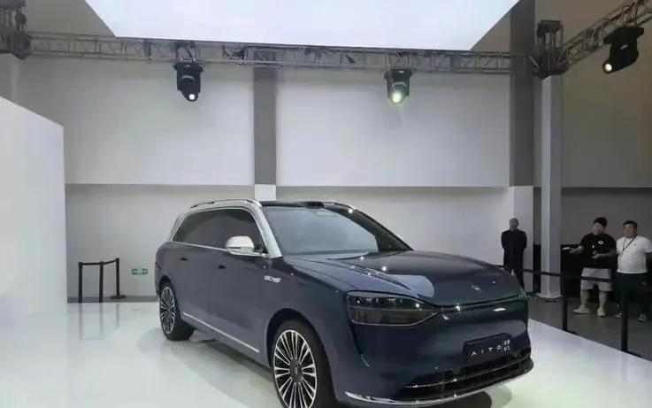 大家说说，现在买问界m7还是m9还是再等等？小三口之家现在开的是suv，所以小尺