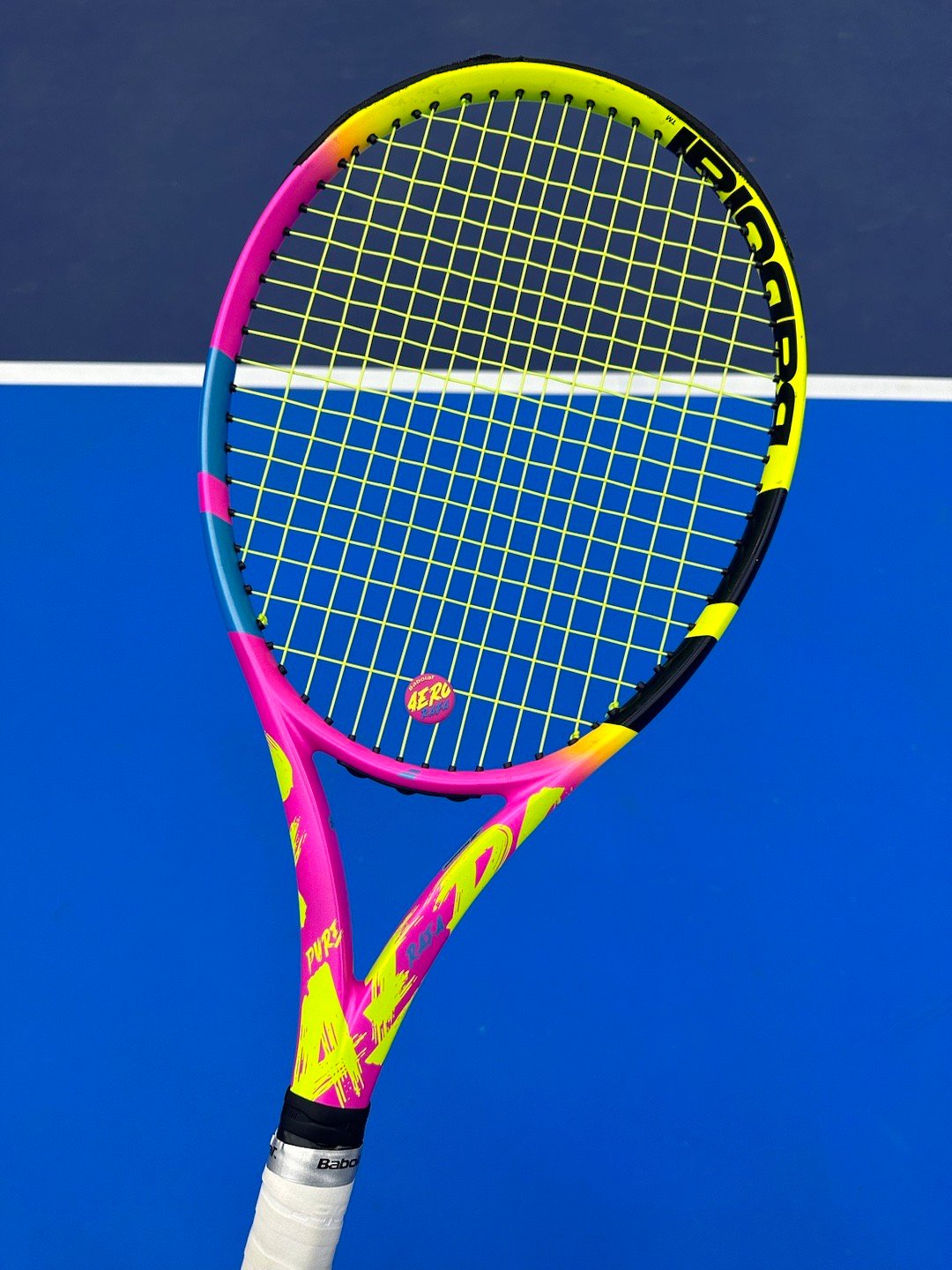 今天打球用了豆子的同款球拍，好像逐渐找回一些击球的感觉了✌️ ​​​