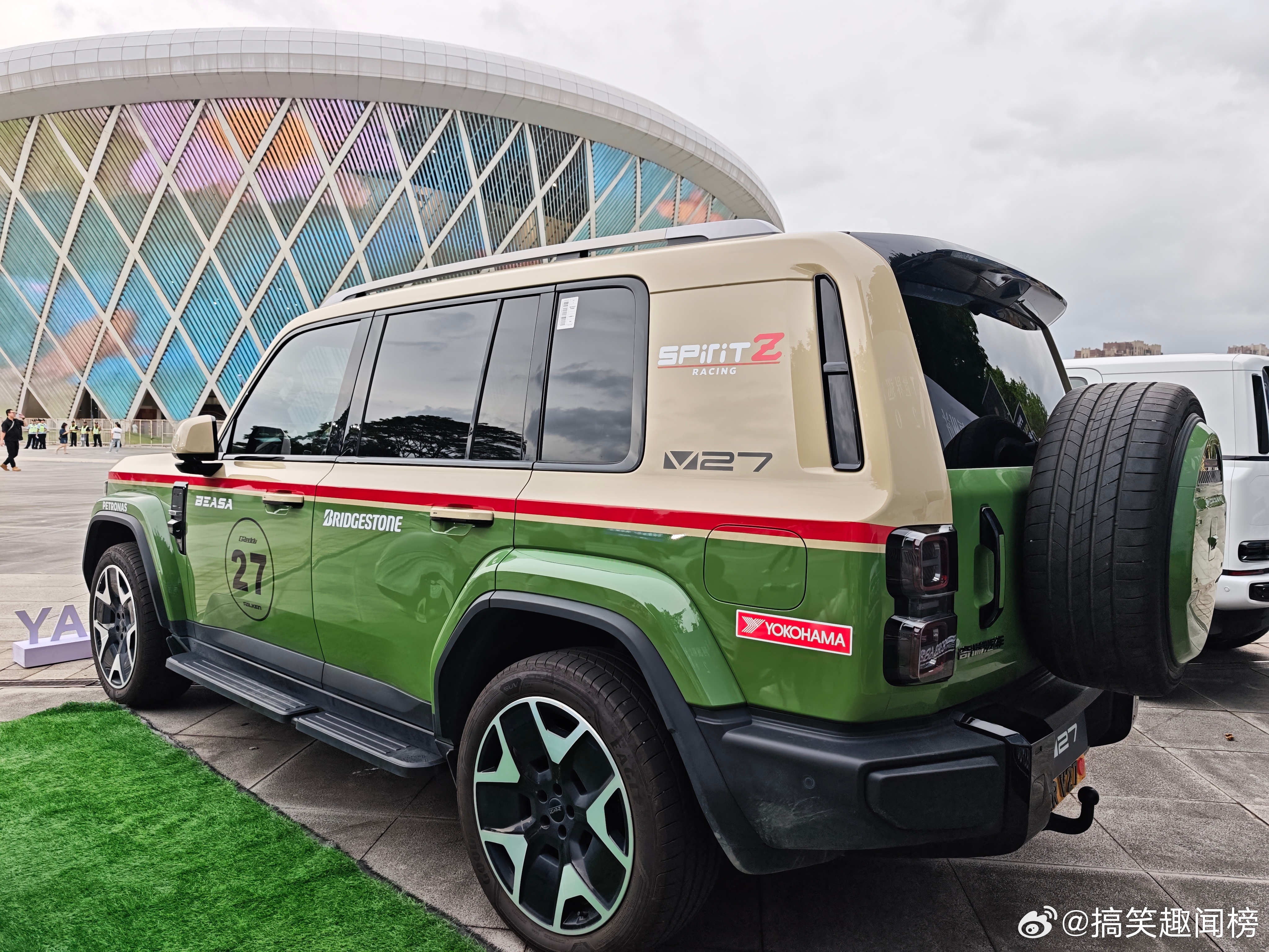 福州苏见信高音燃爆海峡奥体海峡奥体好戏开唱，苏见信一开口牢牢抓住所有人注意力，动